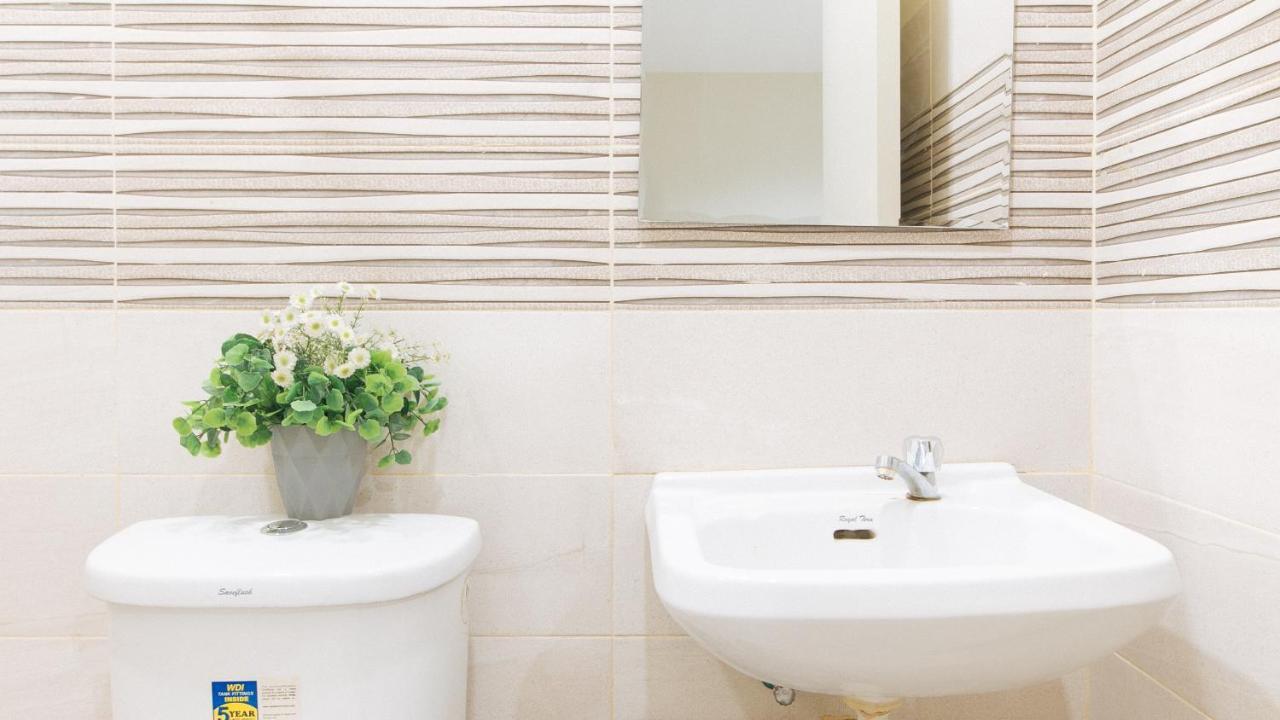Urbanview At Lacson Street Bacolod City By Reddoorz Номер фото